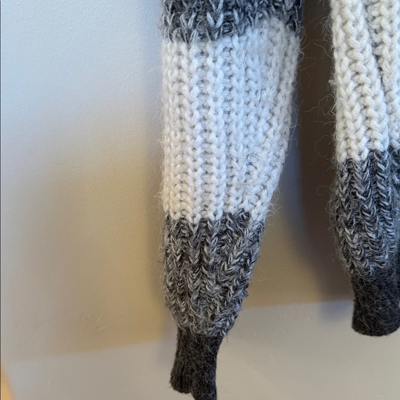 Elegant V-Neck Sweater - Black, Gray, White - Picture 6 of 12